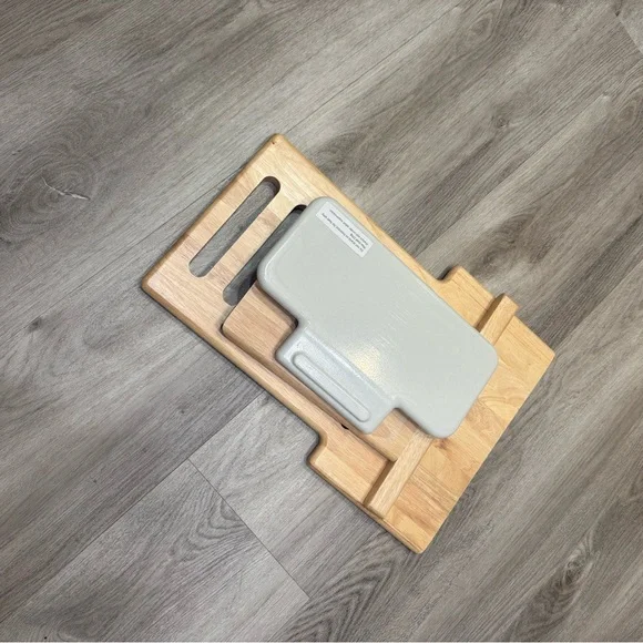 Footsi Grow by Nibble and Rest - Adjustable Wooden Footrest for kids - Picture 7 of 7